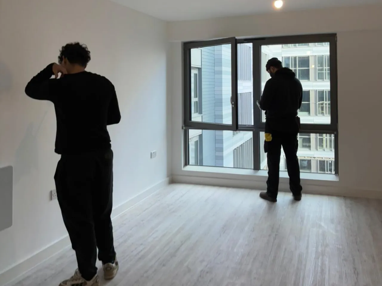 Professional after builders bedroom and living area cleaning